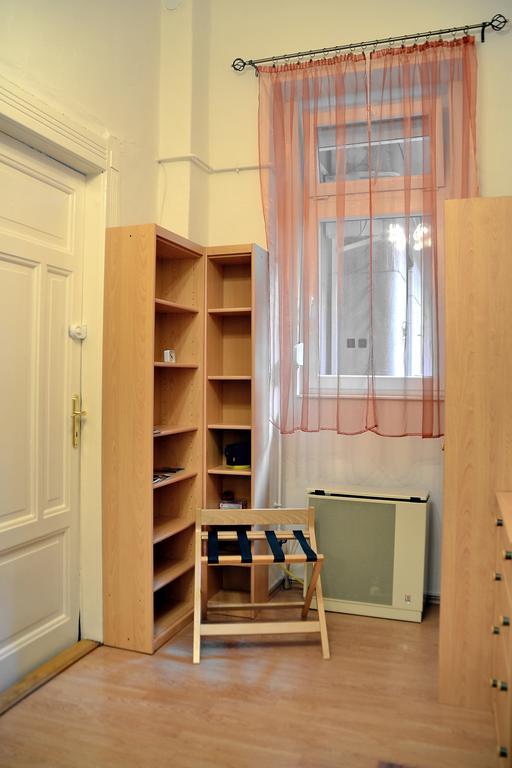Peter'S Home Budapest Room photo